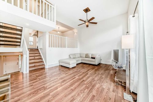 39-185 Woodridge Dr Sw, Calgary, AB, T2W3X7 | Card Image