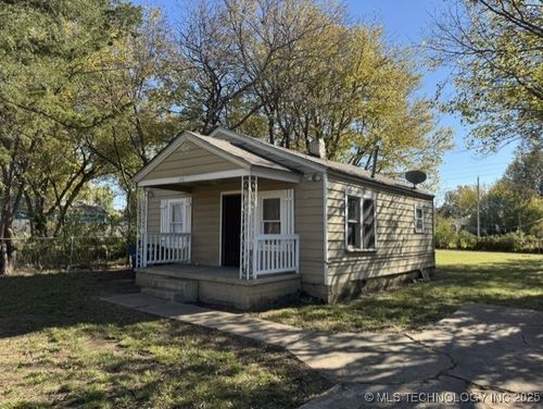 1924 E 26th Pl N, Tulsa, OK, 74110-1704 | Card Image