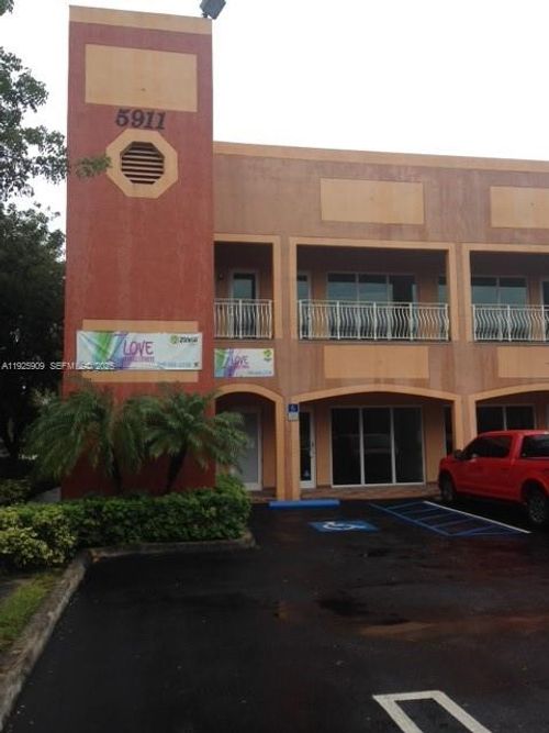 5911 Nw 173rd Dr, Hialeah, FL, 33015-5121 | Card Image