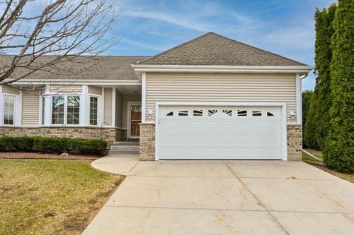 2409 Caribou Ln, Grafton, WI, 53024-9358 | Card Image