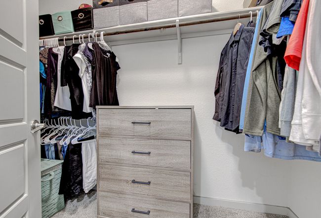 Walk-in Closet | Image 18
