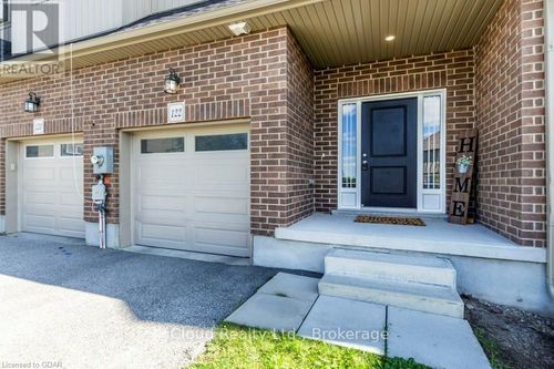 122 Summit Ridge Dr, Guelph, ON, N1E0M8 | Card Image