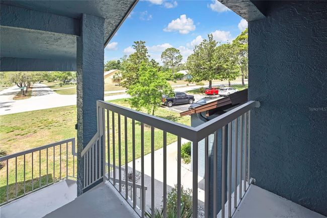 front entry | Image 21