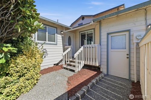 21a-24918 110th Ave Se, Kent, WA, 98030-8282 | Card Image