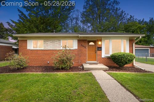 23015 Tuck Rd, Farmington Hills, MI, 48336-3460 | Card Image