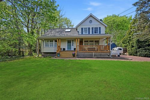 95 6th Ave, Huntingtn Sta, NY, 11746-2205 | Card Image