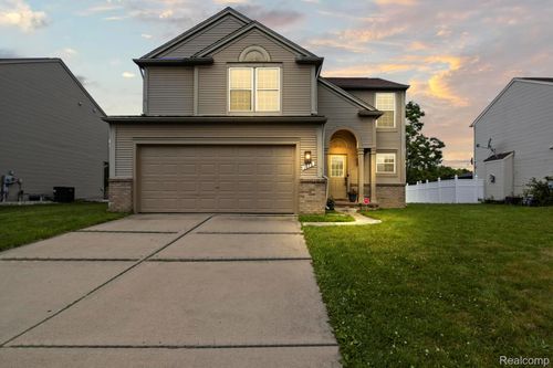 1813 Shepherds Dr, Troy, MI, 48084-5405 | Card Image