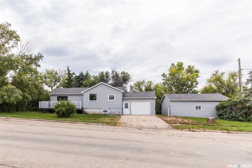 218 Bosworth St, Kerrobert, SK, S0L | Card Image