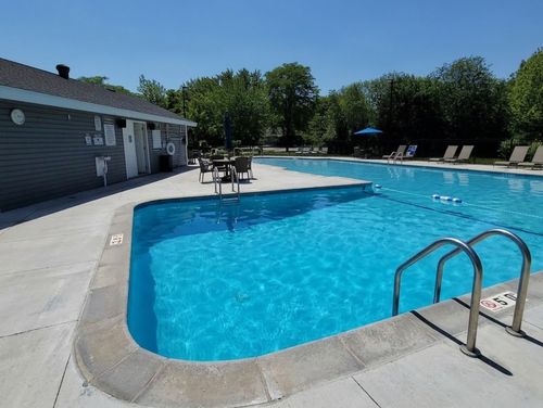 1358 W Borders Dr, Palatine, IL, 60067-6606 | Card Image