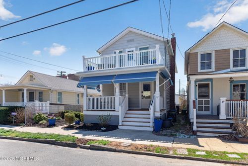 82 Franklin Ave, Ocean Grove, NJ, 07756-1127 | Card Image