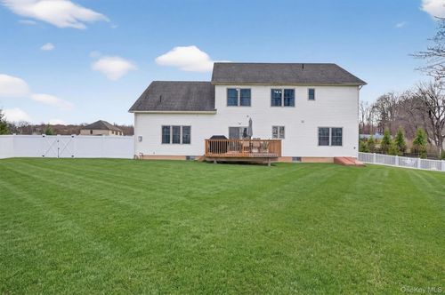 18 Reynolds Rd, Monroe, NY, 10950-3127 | Card Image