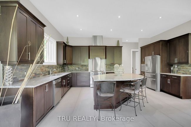 7909 Parkway Rd, House other with 5 bedrooms, 4 bathrooms and 20 parking in Metcalfe ON | Image 9