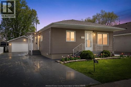 930 St Pierre St, Tecumseh, ON, N8N1Z8 | Card Image