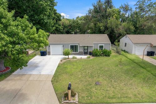 1136 S High St, El Dorado, KS, 67042-3731 | Card Image