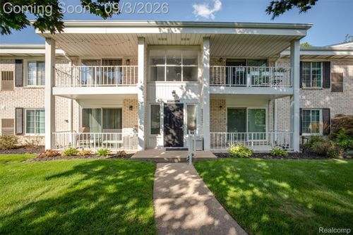 35972 Ann Arbor Trl, Livonia, MI, 48150-3559 | Card Image