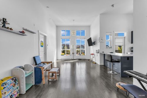 425-15138 34 Ave, Surrey, BC, V3Z0Y5 | Card Image