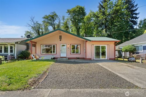 1334 Larch St, Raymond, WA, 98577-1106 | Card Image