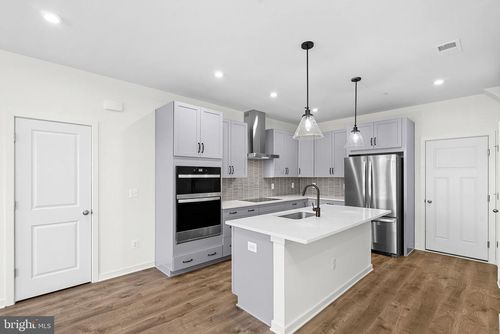 19714 Misty Moss Sq, Ashburn, VA, 20147-4677 | Card Image