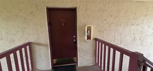 70-3814 N Lake Dr, TAMPA, FL, 33614-2050 | Card Image