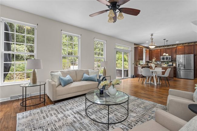 543 Shrader St, House other with 4 bedrooms, 4 bathrooms and 2 parking in Springdale PA | Image 8