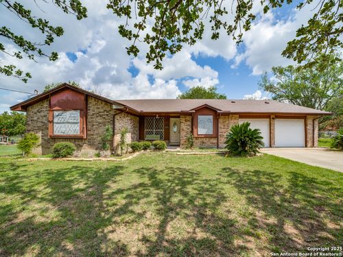 341 Oriente Dr, Pleasanton, TX, 78064-6731 | Card Image