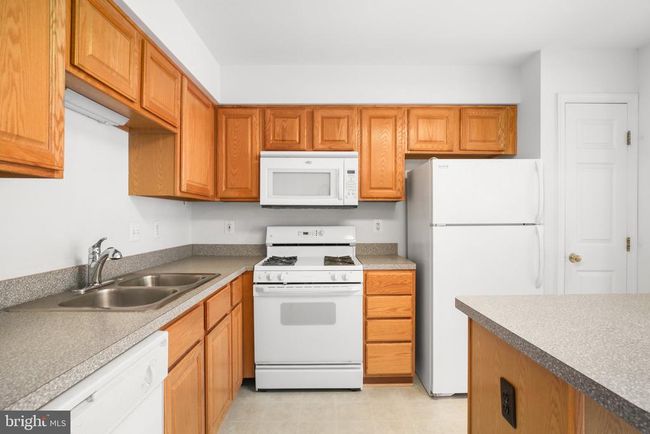 3906 Fountain Bridge Ct, Townhouse with 3 bedrooms, 4 bathrooms and null parking in FREDERICKSBURG VA | Image 11