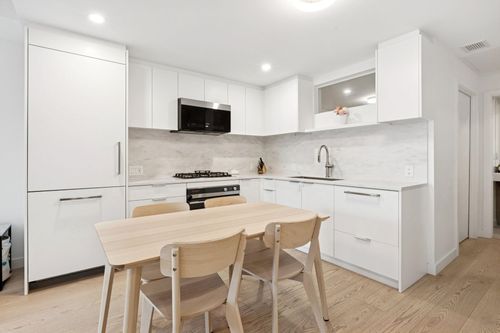 112-650 E 2nd St, North Vancouver, BC, V7L1E3 | Card Image