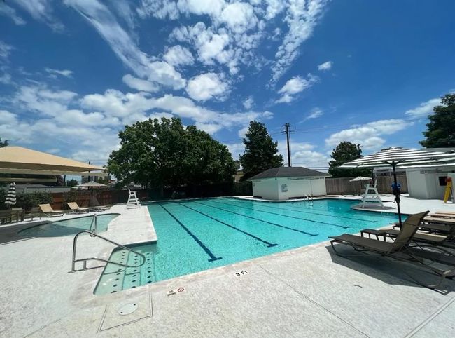 Resident community pool | Image 44