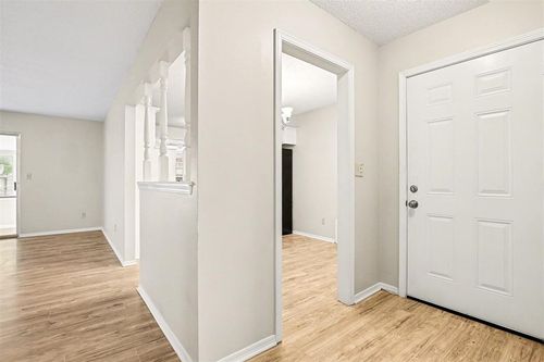 812 Rolling Meadows Blvd, Midwest City, OK, 73110-7038 | Card Image