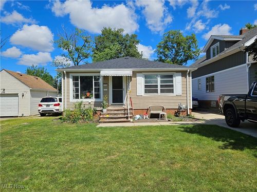 9118 Fernhill Ave, Parma, OH, 44129-2028 | Card Image