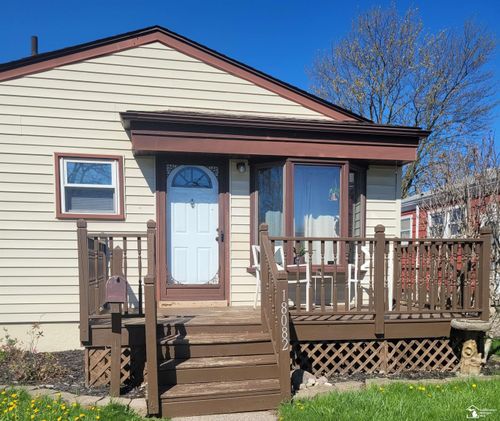 18082 Ray St, Riverview, MI, 48193-7425 | Card Image