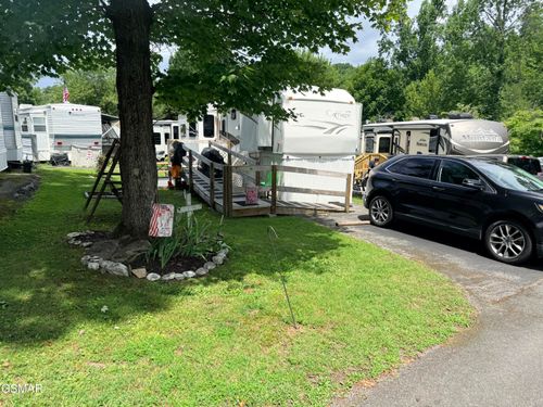 4229 E Parkway #071, Gatlinburg, TN, 37738 | Card Image