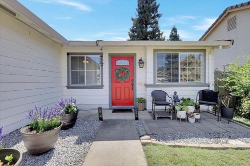 630 Lask Dr, Yuba City, CA, 95991-7300 | Card Image