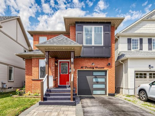 16 Donlevy Cres, Whitby, ON, L1R0B8 | Card Image