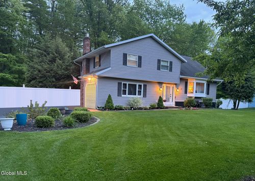 32 Guilder Place, Clifton Park, NY, 12019 | Card Image