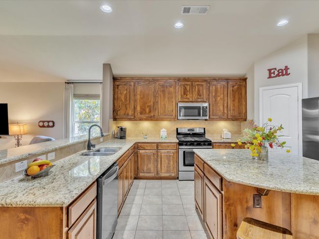 8645 Running River Ln, House other with 3 bedrooms, 2 bathrooms and null parking in Fort Worth TX | Image 12