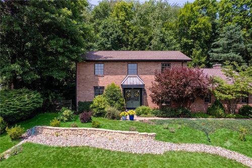 330 Elm Dr, Greensburg, PA, 15601-5715 | Card Image