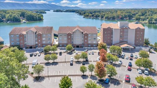 unit-3203-1273 Graves Harbor Trl, Huddleston, VA, 24104-3648 | Card Image