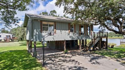 6396 County Road 659, House other with 2 bedrooms, 1 bathrooms and null parking in Brazoria TX | Image 3