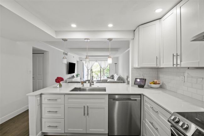 APT-201 - 2310 S Cypress Bend Dr, Condo with 2 bedrooms, 2 bathrooms and null parking in Pompano Beach FL | Image 5