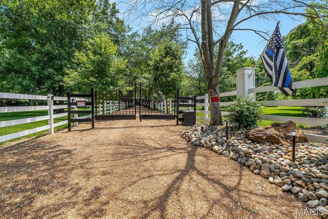 View of gate | Image 11