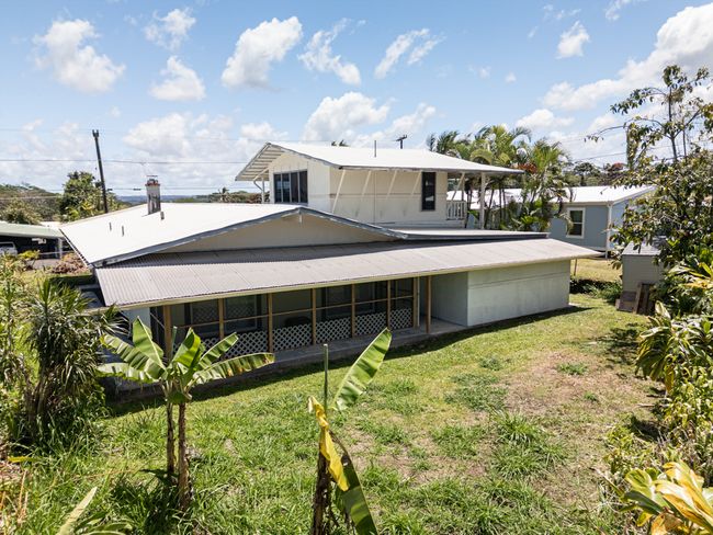 Banana trees and more to enjoy @ 007 Kaapuni Loop in Hilo. | Image 22