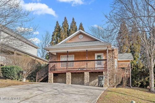 644 Lloyd Huskey Rd, Pigeon Forge, TN, 37863-4257 | Card Image