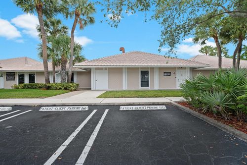 9-1501 Presidential Way, West Palm Beach, FL, 33401-1800 | Card Image