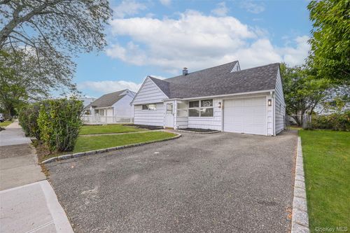 2231 Stewart Ave, Westbury, NY, 11590-6036 | Card Image