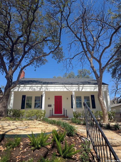 321 Blue Bonnet Blvd, Alamo Heights, TX, 78209-4632 | Card Image