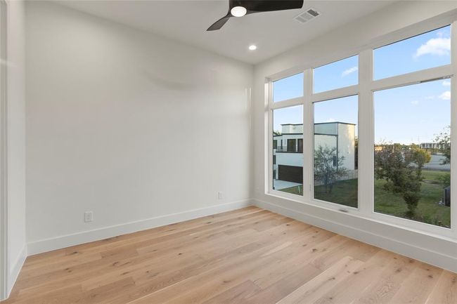 Secondary bedroom #1 | Image 22