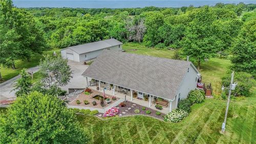 23708 S Southcrest Dr, Peculiar, MO, 64078-8831 | Card Image