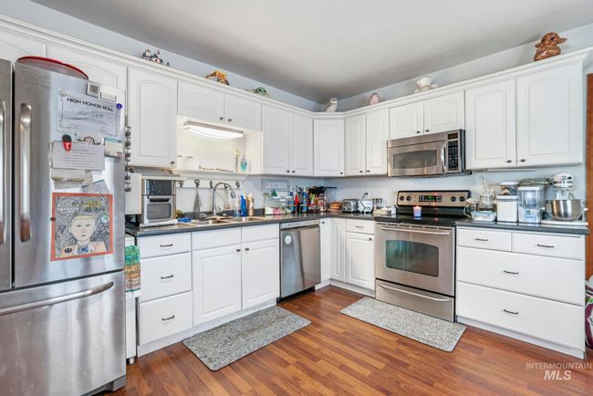 706 Utah St, House other with 3 bedrooms, 3 bathrooms and null parking in Gooding ID | Image 9