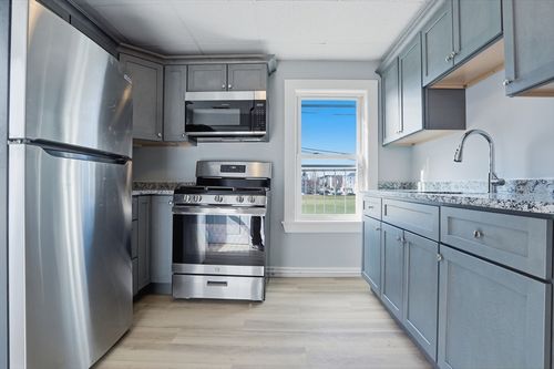 25 Palmer St, Fall River, MA, 02724-3276 | Card Image